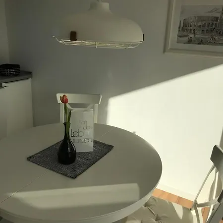 Attika Ferienwohnung in Freiburg -Gundelfingen mit großer Dachterrasse Exterior foto