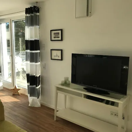 Attika Ferienwohnung in Freiburg -Gundelfingen mit großer Dachterrasse Exterior foto
